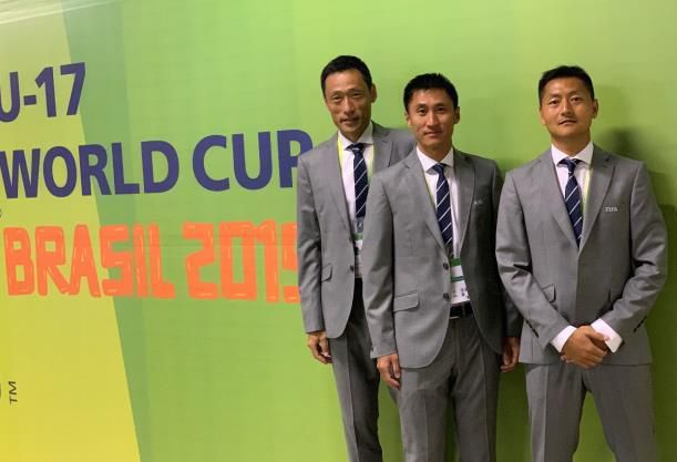 除了饲养员姜哲元和宋永宽(宋爷爷、宋宝)等会出镜,“福宝一家”包括爱宝、乐宝、瑞宝和慧宝都会出现在影片中,影片将于9月4日在韩国上映。